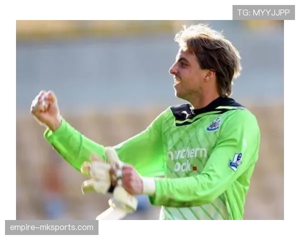 蒂姆·克鲁尔闪耀英超赛场：坚守铸就荣耀时刻